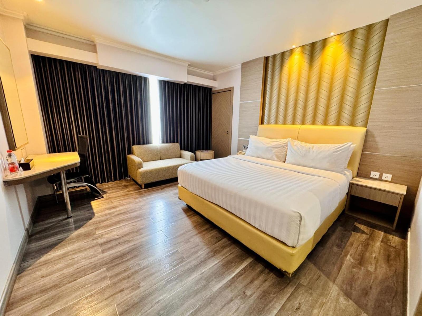 Orchardz Hotel Industri Jakarta Kemayoran Exterior foto