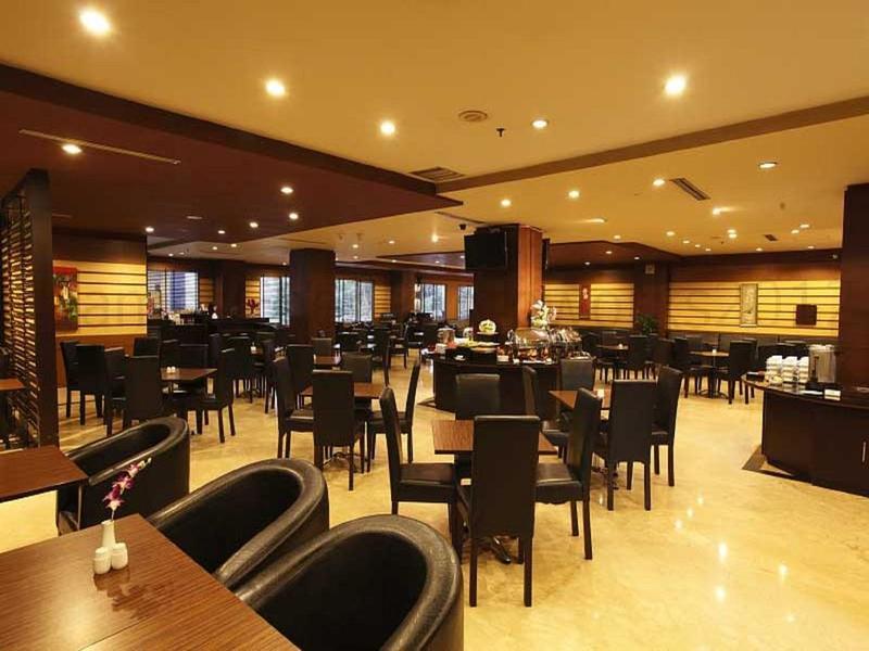 Orchardz Hotel Industri Jakarta Kemayoran Exterior foto