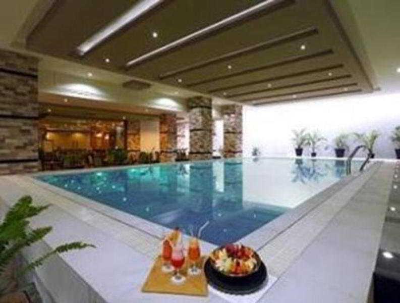 Orchardz Hotel Industri Jakarta Kemayoran Exterior foto
