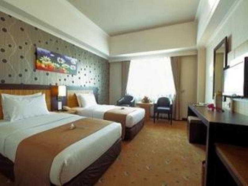 Orchardz Hotel Industri Jakarta Kemayoran Exterior foto